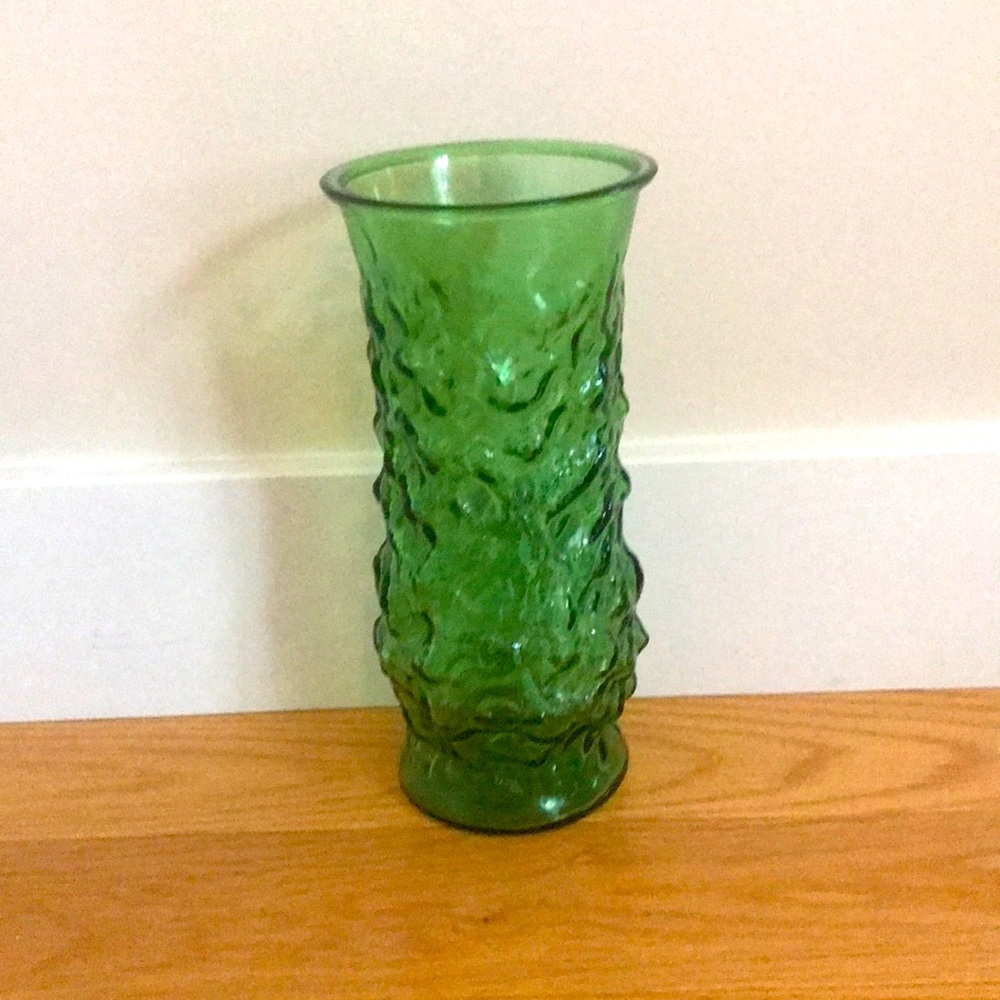 Vintage EO Brody emerald green crinkle/ depression / Indiana glass vase - Picture 1 of 3